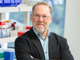 Научникот кој бил „офлајн и го живеел најдобриот период од својот животот“ шокиран од добивањето на Нобелова награда