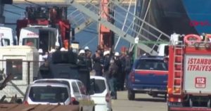 Автобус удри во станица полна со луѓе: Има многу повредени