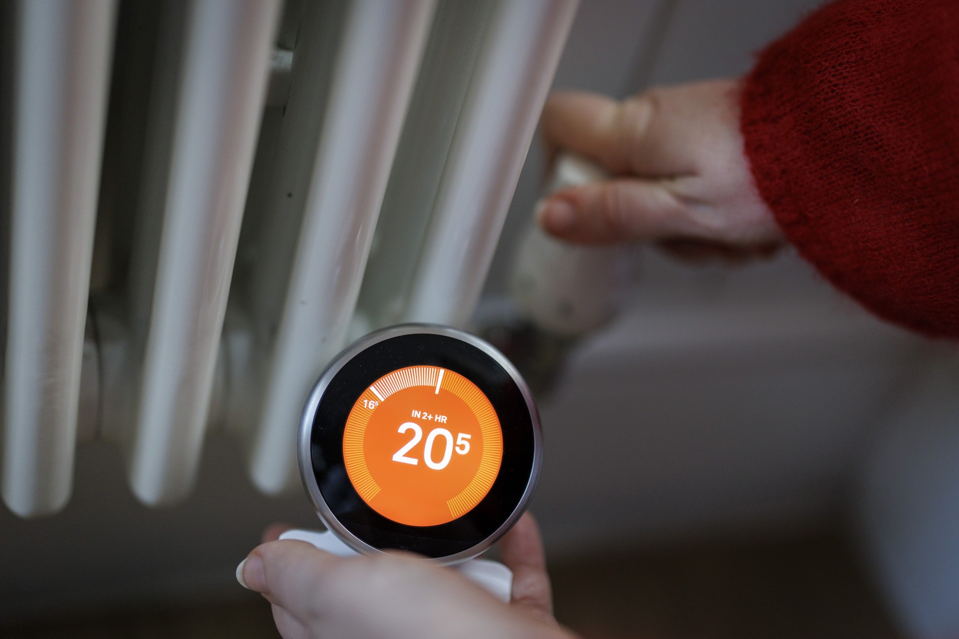 „Цени за струја во Македонија се тресат од ракав“: Вистинска мистерија е како да се пресмета потрошувачката во зима