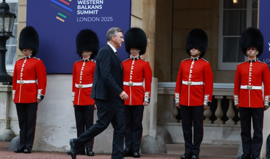 Пленковиќ: Новите членки на ЕУ немаат право на донесување одлуки, тоа би било како да бидете поканети на прием и да стоите напред додека другите се внатре