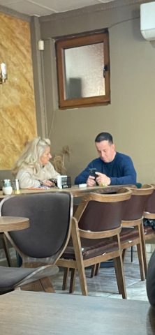 ФОТО| Катка од Левица и Ардит од ДУИ се дружат на кафе