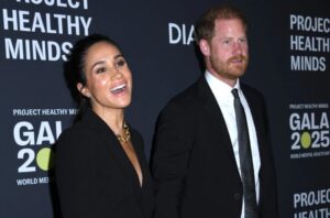 (Видео) Меган Маркл беше во Париз: скандалите веднаш почнаа да се нижат, еден по друг