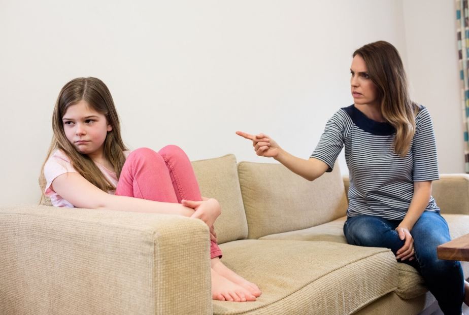 Поради овие 5 грешки, вашето дете не ве слуша: Мислите дека го дисциплинирате, но само ја влошувате состојбата