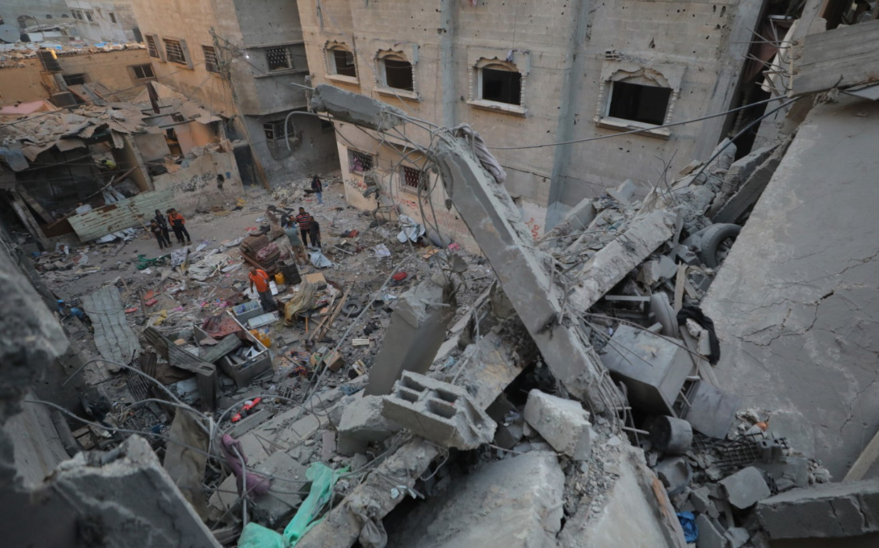 Палестинци: Израел нападна засолништа, домови и џамија во Газа – загинаа повеќе од 90 луѓе