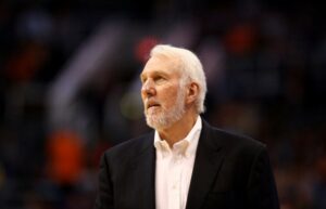 Сан Антонио со огромна чест за легендарниот Грег Попович (ФОТО)