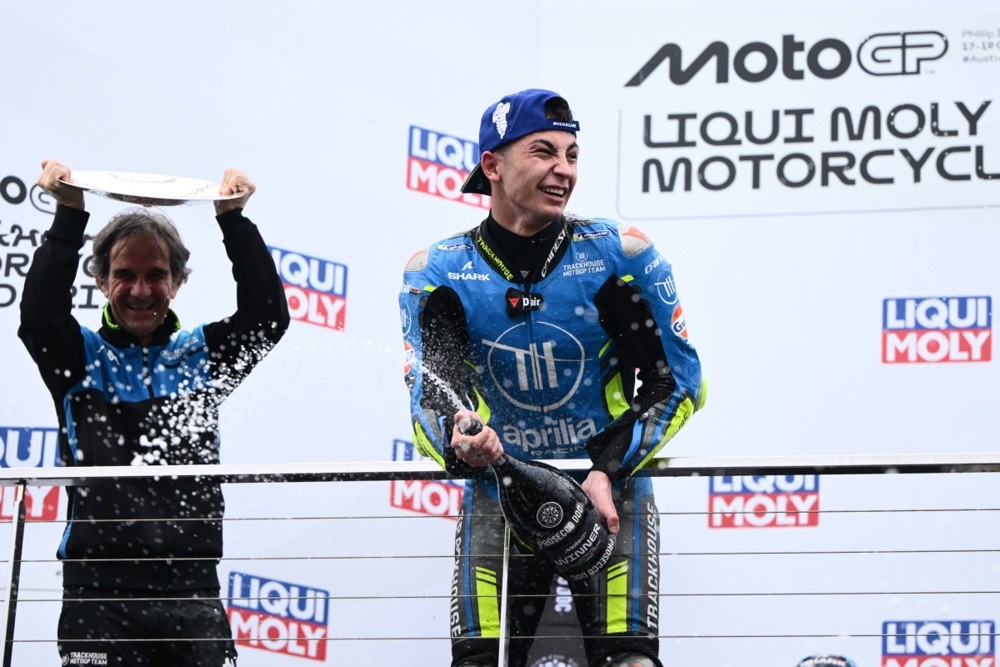 Херојска трка на Бецеки, Фернандез победи во Австралија