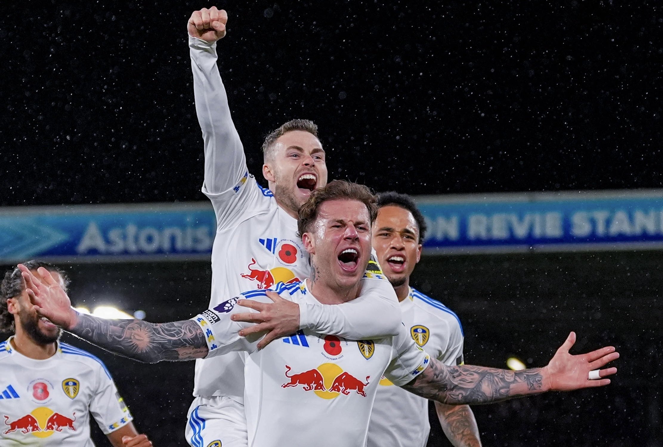 Лидс ја продолжи агонијата на Вест Хем нанесувајќи им седми пораз во Премиер лигата