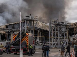 Двајца загинати и 13 ранети во руски напад врз Киев