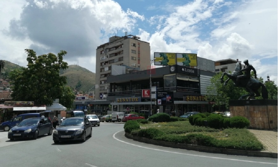 Ја нападнал и со средство за чистење ја испрскал во очите на работно место во здравствена установа во Велес