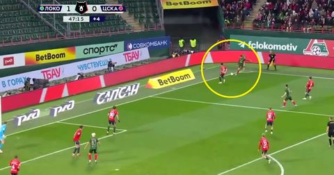 Гол кој е тешко да се опише: Погледнете го чудото од „мртов агол“! (ВИДЕО)