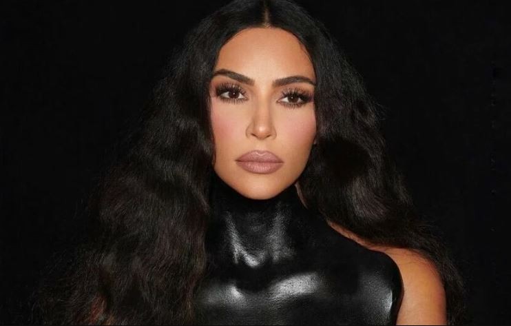 Се верува дека Ким Кардашијан е проколната: Сакаат да ѝ се забрани влез на стадионите, бидејќи имаат доказ дека носи лоша среќа