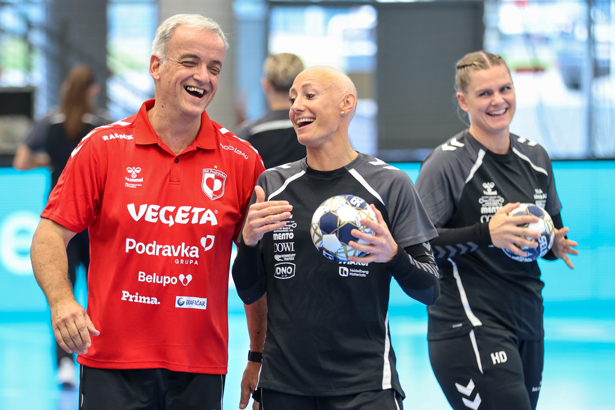 Рекорд во Норвешка: Дрес на Херем продаден за 8.300 евра!