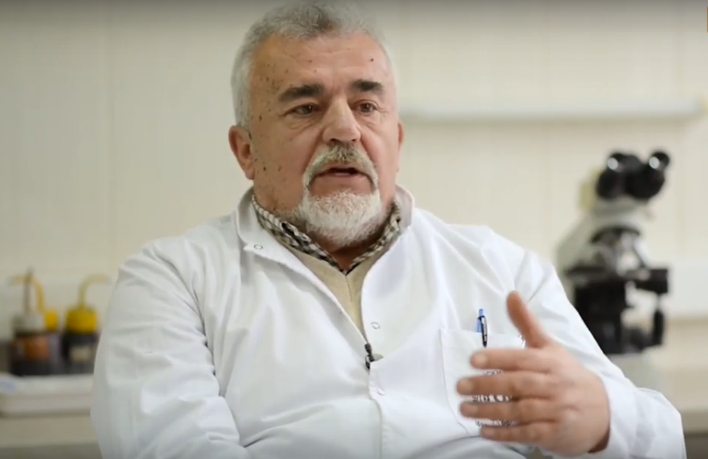 „АКО ИМАШ ОПАШКИ ВО ЖИВОТОТ, НЕ СЕ ЕКСПОНИРАЈ“: Д-р Пановски за случајот со директорот на неврологија