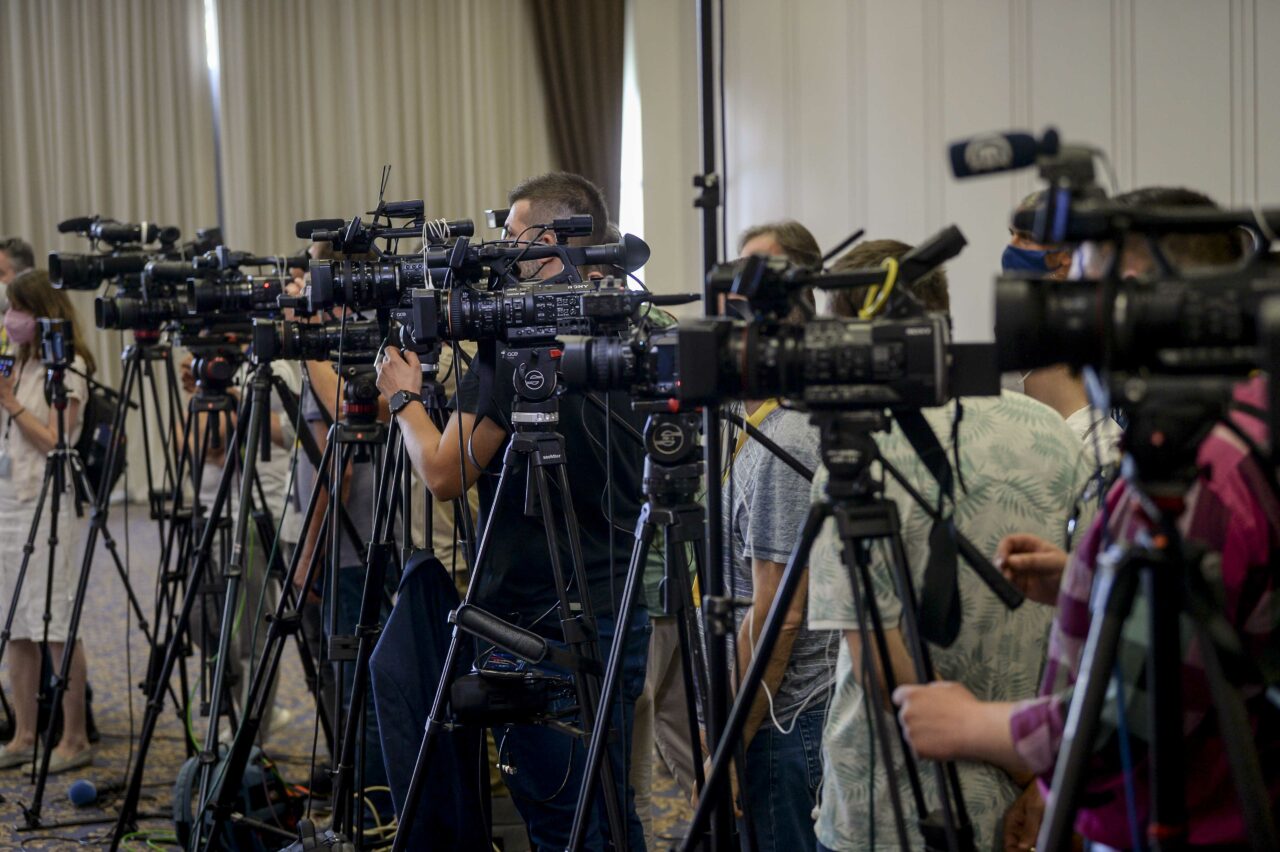 ЗНМ: Да се обезбеди почитување и непречена работа на медиумските работници на гласачките места