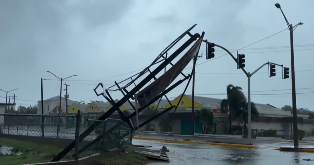 Ураганот Мелиса ја погоди Јамајка, прогласена е зона на катастрофа