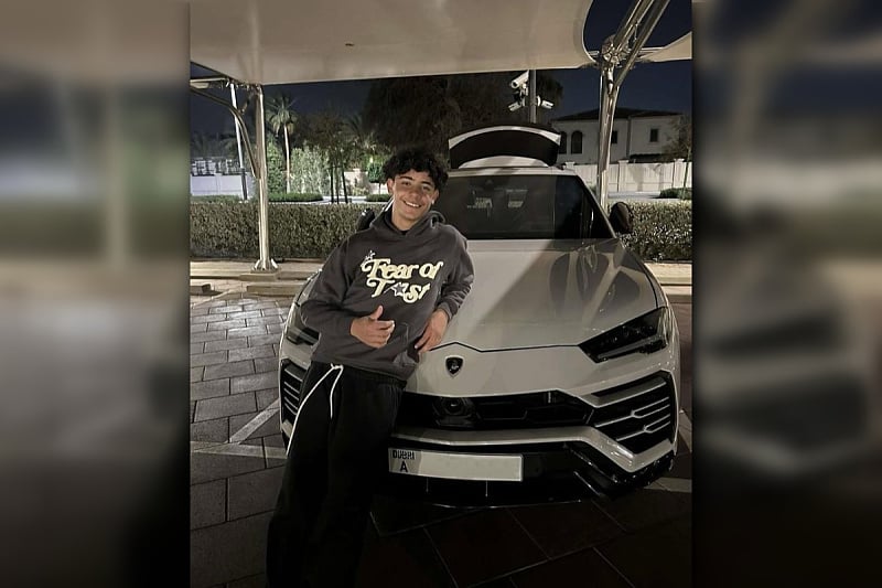Синот на Роналдо на 15 години се пофали со својот прв автомобил и тоа вреден 265.000 евра