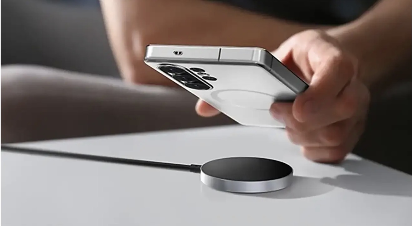 Samsung ги пушти во продажба новите Qi2 безжични полначи уште пред да пристигнат соодветните телефони