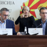 Првични резултати на ДИК: ВМРО-ДПМНЕ води во 51 општина, ВРЕДИ во девет, СДСМ и НАИ во седум, а ДПТ во една