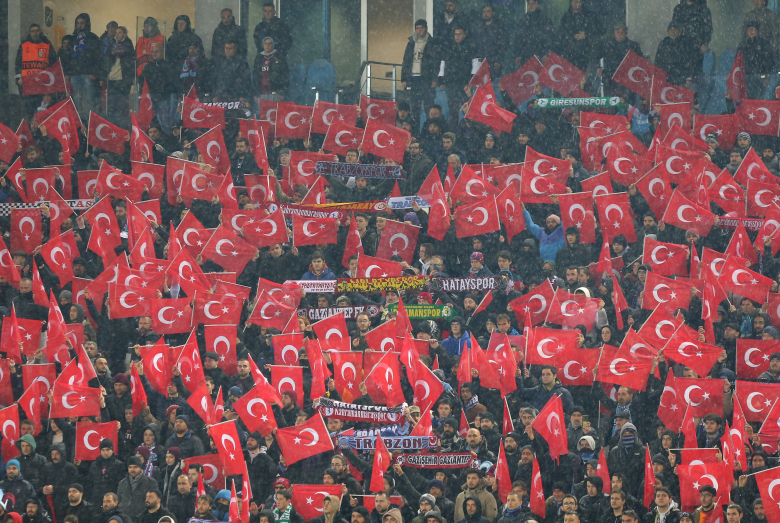 Владо за циркузите во турскиот фудбал