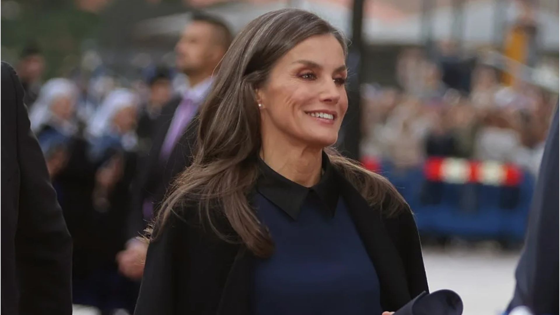 Го спои неспоивото и одржа модна лекција: Елегантно издание на кралицата Летиција кое се носи од октомври до април