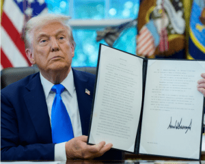 Трамп: Царината од 100% за кинеска стока не е одржлива, но бев принуден на тоа