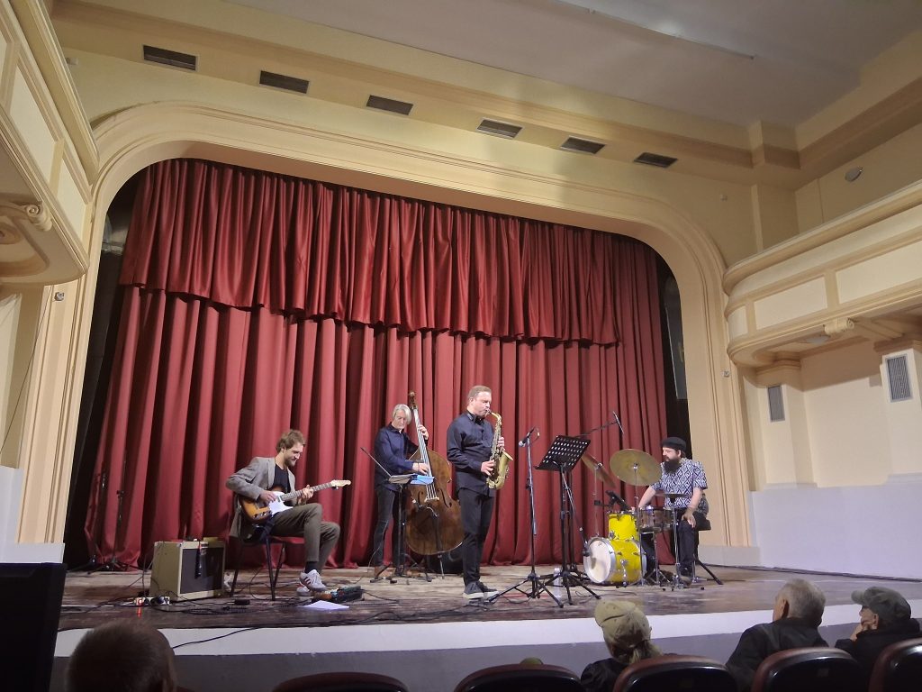 Џез вечер во Гевгелија, светско, а наше- патување низ авторското творештво на Филип Динев