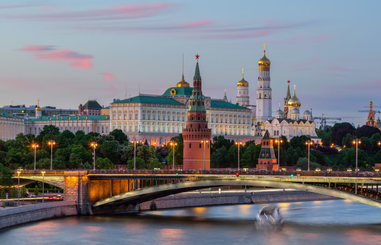 Директор на Сбербанк: На Русија ѝ е потребна квалификувана работна сила од странство, станува збор за опстанок на земјата