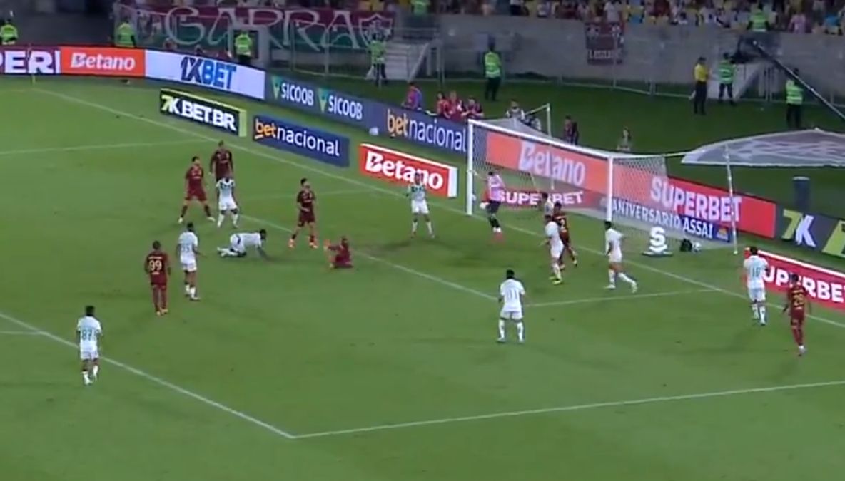 Тијаго Силва постигна акробатски гол каков што ретко се гледа и тоа во 98. минута! (ВИДЕО)