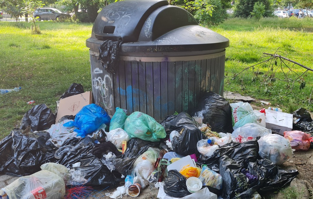 ПРЕПОРАКИ ЗА ОДРЖУВАЊЕ ЛИЧНА ХИГИЕНА ПРИ ФРЛАЊЕ ОТПАД, ИЈЗ со препораки и итни мерки за справување со отпадот во Скопје