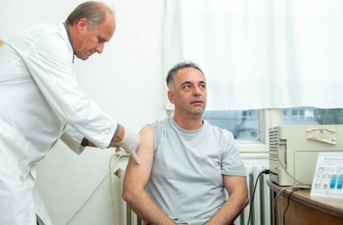 АЛИУ: Годинава се набавени рекорден број од 80.000 вакцини против грип, а за еден ден се вакцинирани речиси 20.000 граѓани