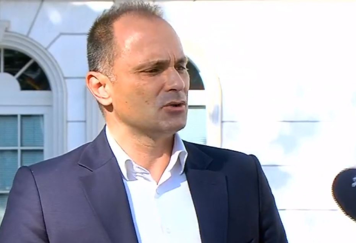 Филипче: Власта ги понижи лозарите