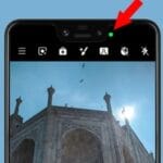 Oваа зелена точка на врвот од екранот значи дека нешто или некој ве слуша