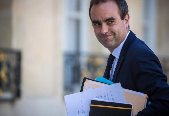 Макрон повторно го назначи Себастијан Лекорну за премиер откако тој поднесе оставка од премиерската функција
