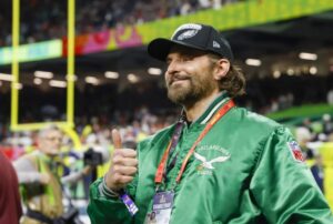 (Видео) Што се случи со лицето на холивудскиот шармер