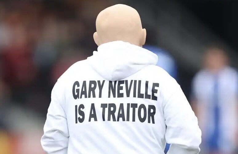 (Видео) „Гери Невил е предавник“