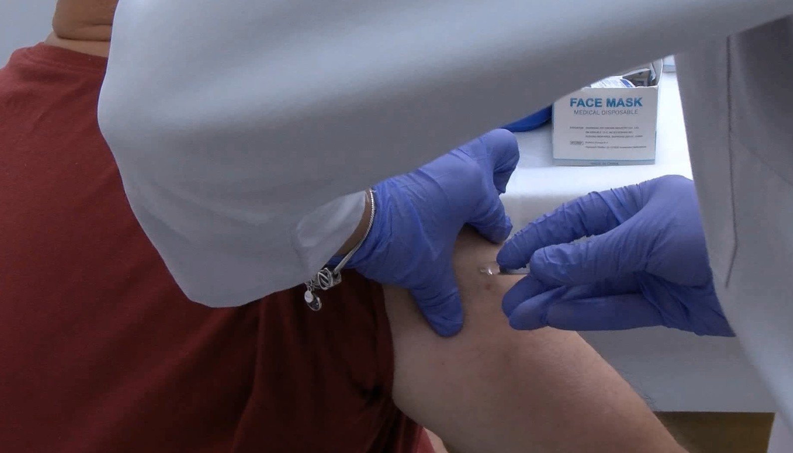 На „vakcinacija.mk“ пријавени над 49 000 граѓани - На располагање има 80 000 бесплатни вакцини