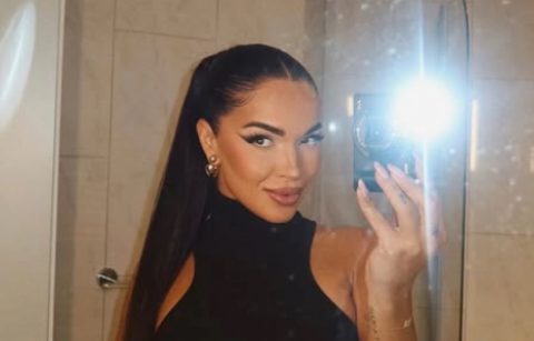 Теодора Џехверовиќ го запали Дубаи: Бујните облини ги „спакува“ во бело бикини