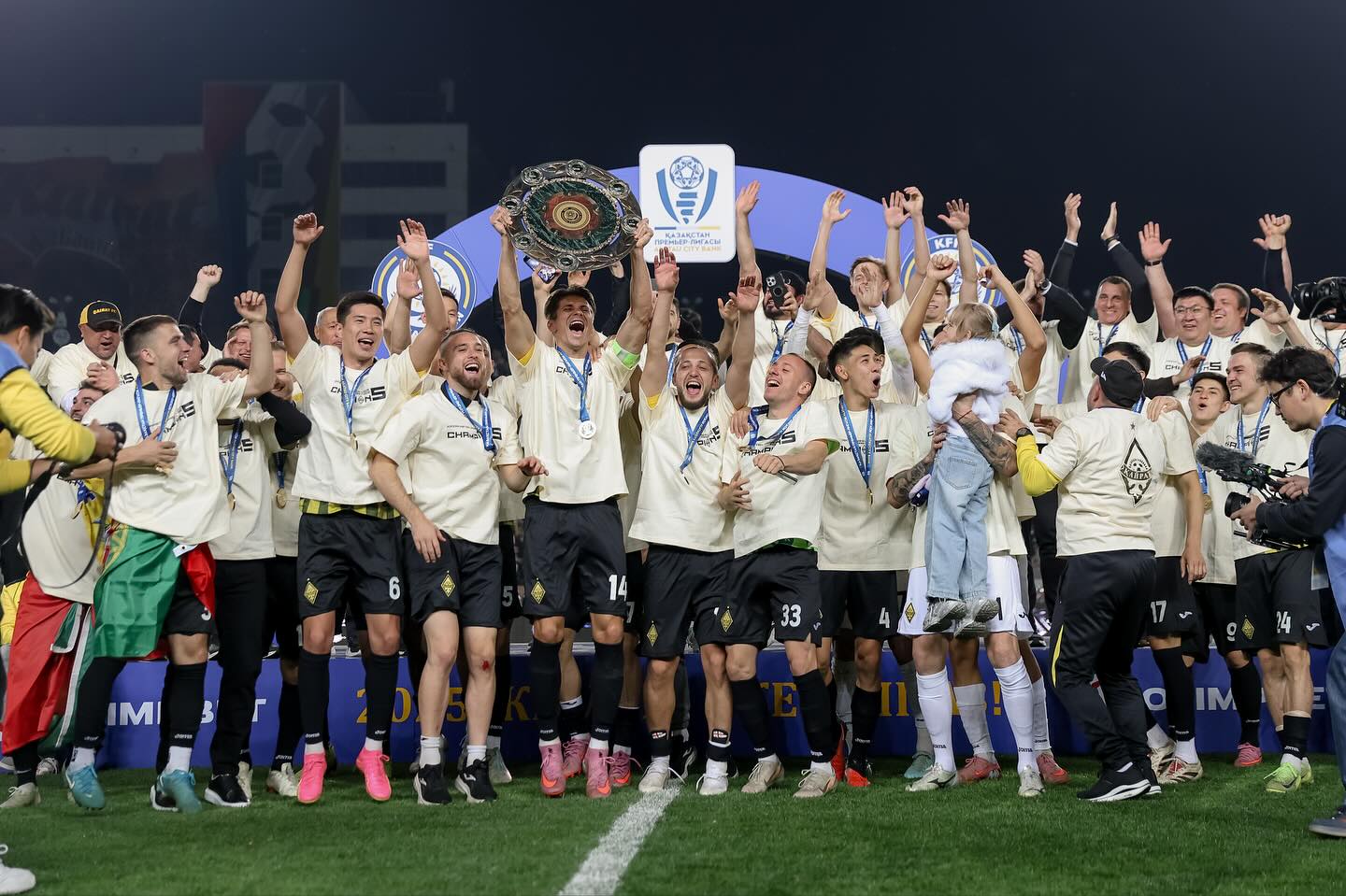 Драма во Казахстан, од 15-та до 56-та минута Астана беше првак, на крај славеше Каират