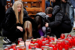 Тага и гнев во Словенија по бруталното убиство, двајца министри поднесоа оставки