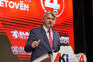 Власта ќе биде на една страна, јас на друга – Села му одговори на Меџити