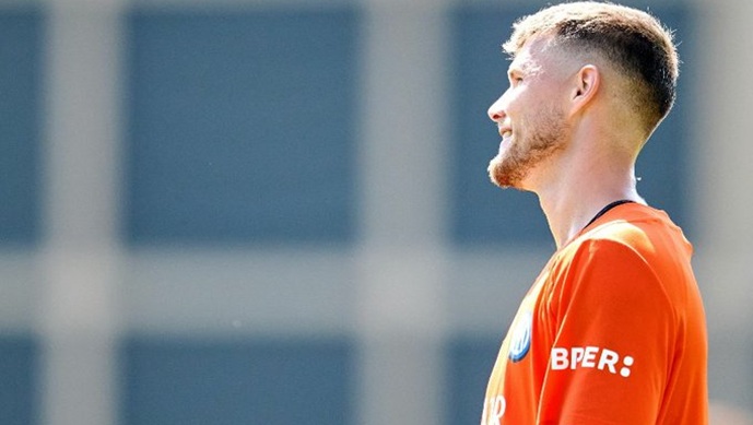 Резервниот голман на Интер на пат кон тренинг удрил и усмртил постар маж