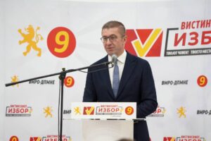 Мицкоски: Неформалната коалиција СДСМ-ДУИ излегува со лаги и манипулации небаре граѓаните имаат кратко памтење