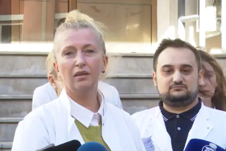 Често миење раце, фрлање ѓубре со ракавици и дезинфекциони бариери во школите препорачаа лекарите од ИЈЗ