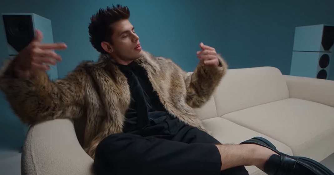 „АРЕА“ ПО 26 ГОДИНИ СНИМИ НОВА ВЕРЗИЈА НА ХИТОТ „ОЧИ АНГЕЛСКИ“, ВО ДУЕТ СО ЈАНГ ДАДИ