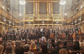 Рис качен на дрво снимен во шума во кичевско | ВИДЕО