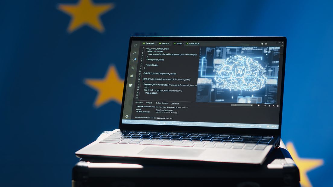 ЕУ претстави две нови стратегии за забрзување на примената на вештачката интелигенција во индустријата и науката