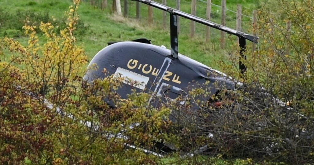 Се урна хеликоптер во Англија, најмалку еден загинат, повредено дете