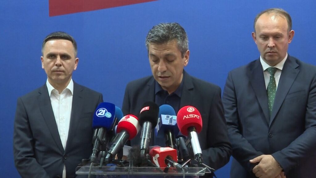 Меџити: Ахмети време е да си оди!