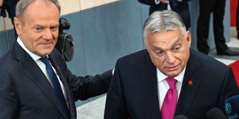 Туск го обвини Орбан дека е „маѓепсан од Москва“