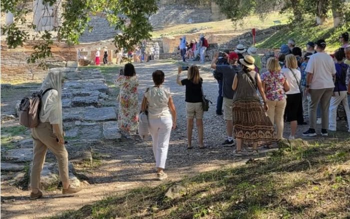 ТУРИСТИЧКИ РЕКОРДИ ВО АЛБАНИЈА: За 9 месеци ја посетиле 10.228.686 туристи или неколку пати повеќе отколку што има жители